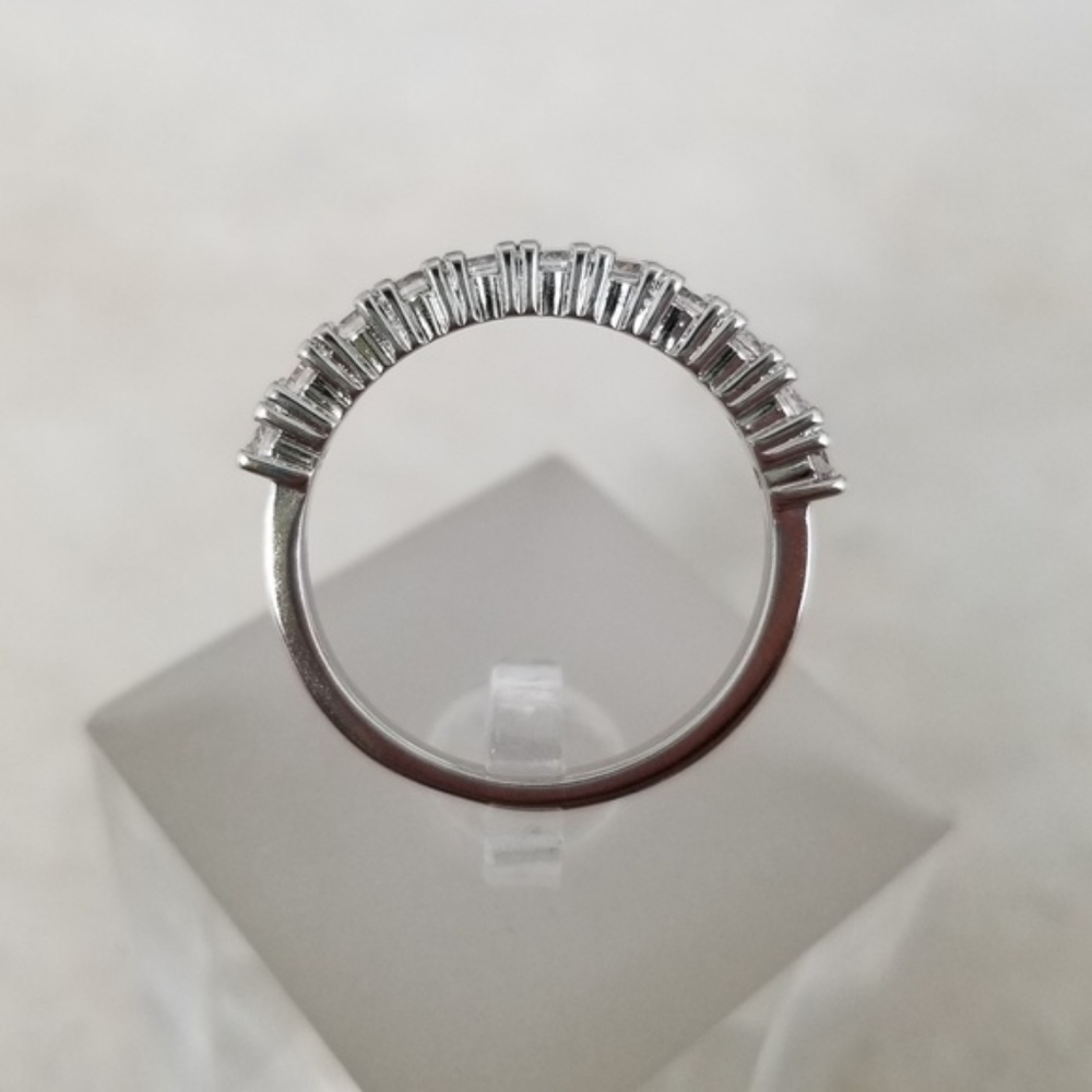 18k 1ct TW Band - Picture 3 of 8